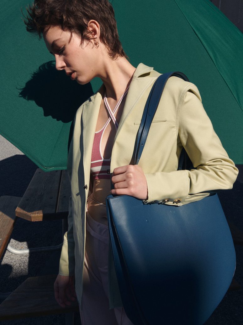 Hanwen On Location Model — Fashion by Di Chen Chen