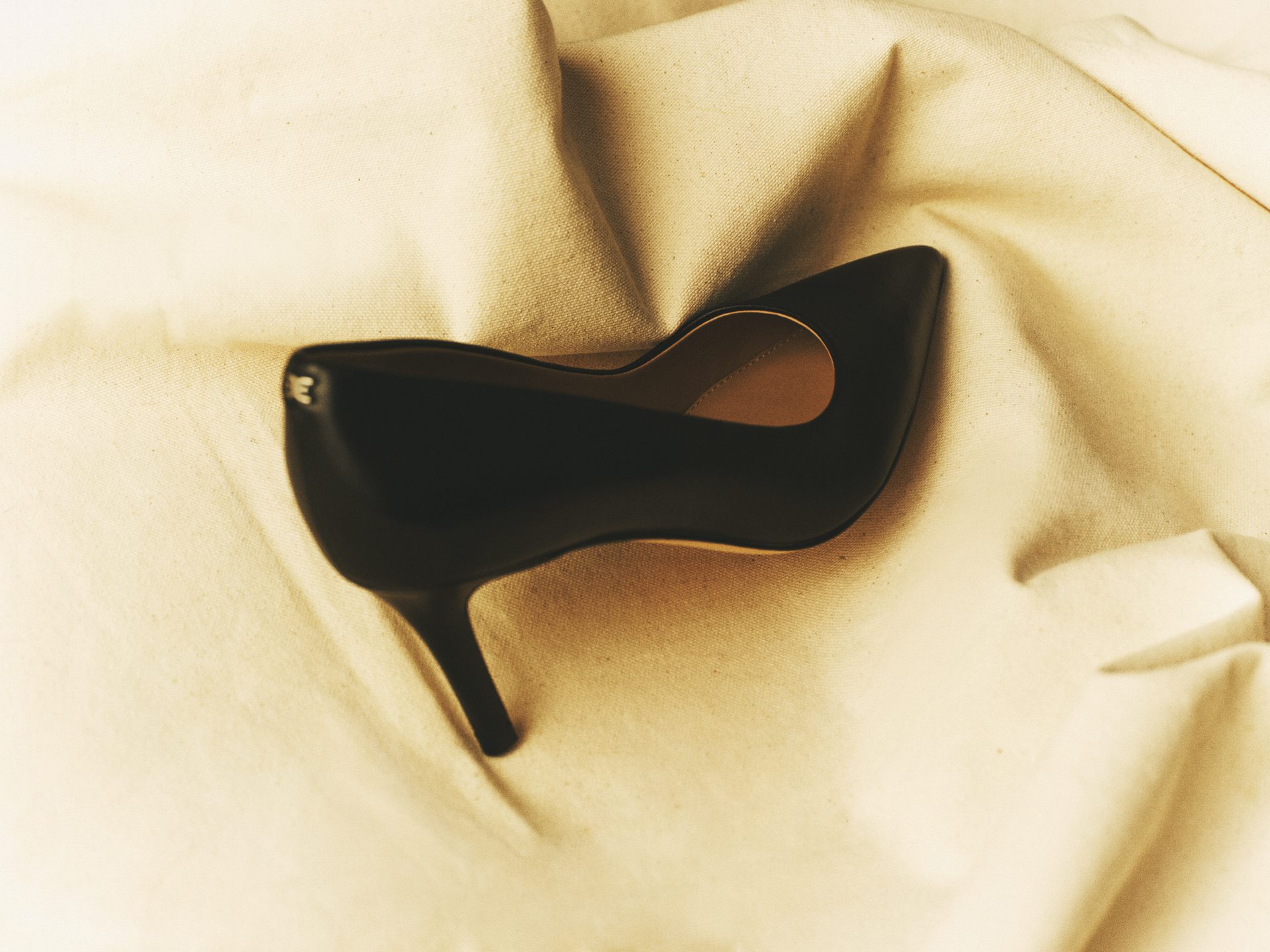 Sam Edelman 2024 Summer 2 — Fashion Still Life Photography by Di Chen Chen