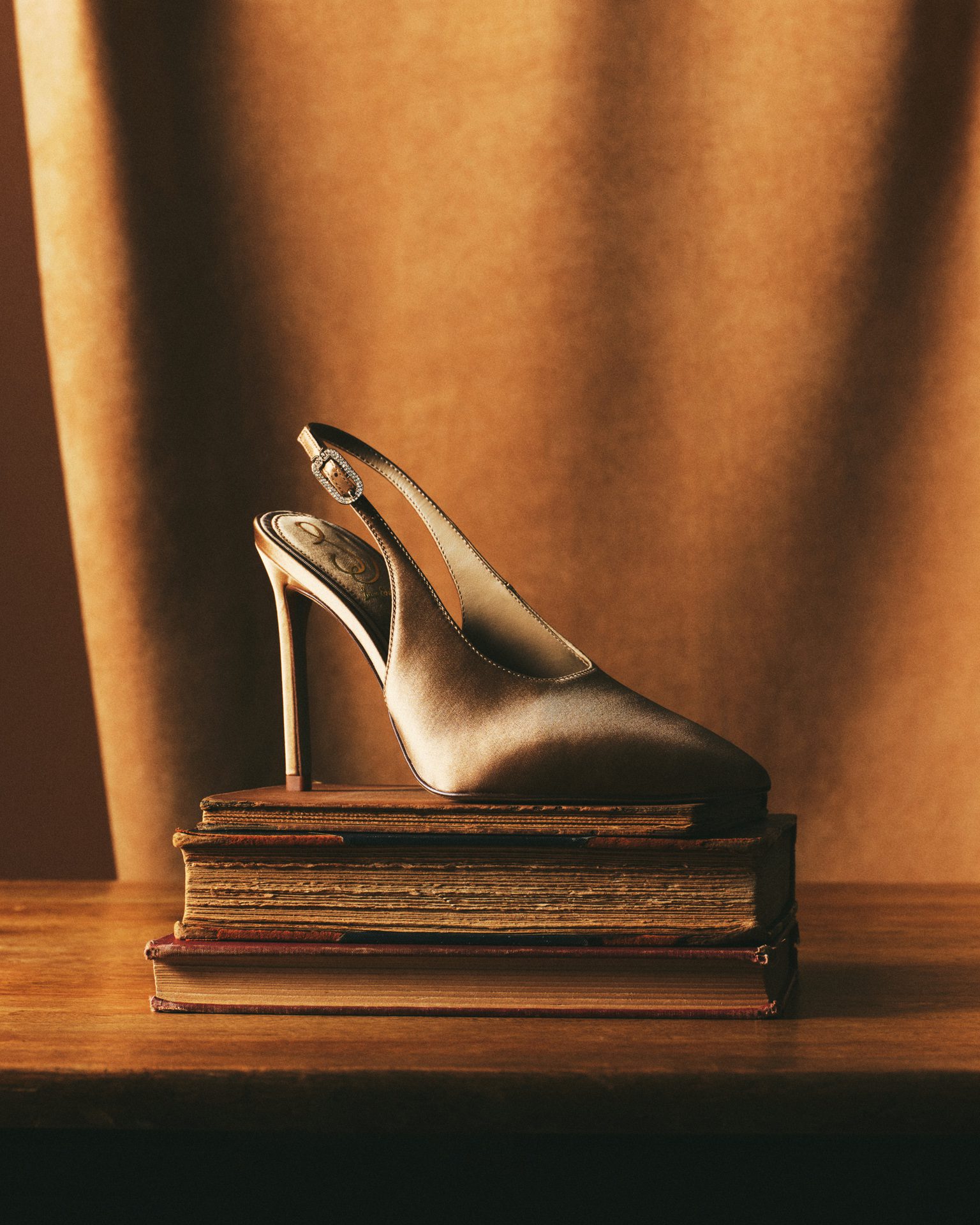 Sam Edelman Fall 2024-2 — Fashion Still Life Photography by Di Chen Chen